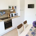 아파트 Romeo's House